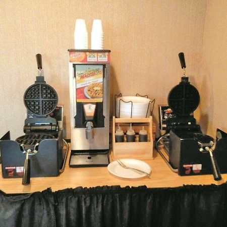 La Quinta Inn By Wyndham Detroit Southgate Zewnętrze zdjęcie